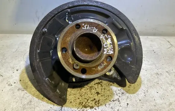 Mercedes-Benz A W176 Rear wheel hub