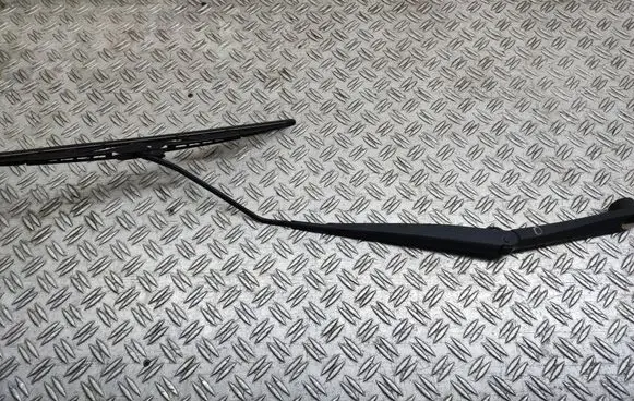 Chevrolet Cruze Front wiper blade arm 95971329