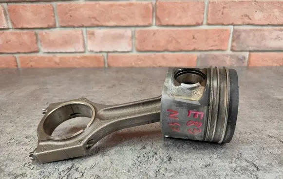 BMW 3 E92 E93 Piston 7803033 0840BB