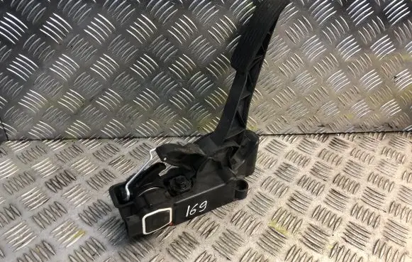 Mercedes-Benz A W169 Accelerator throttle pedal 1693000204