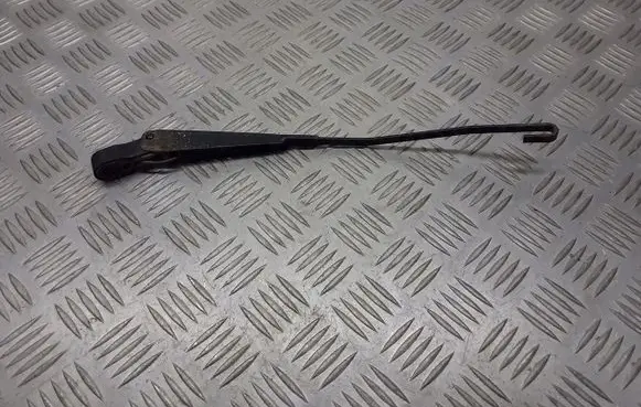 Toyota Avensis T220 Rear wiper blade arm 