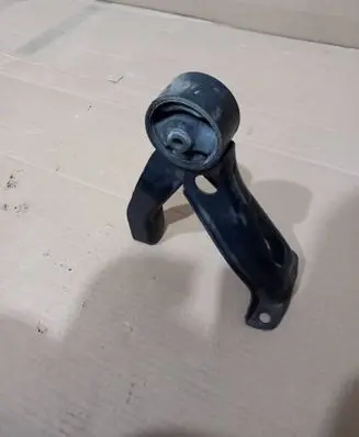 Citroen C-Crosser Engine mount bracket