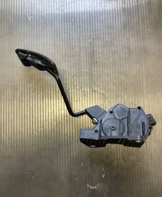 Subaru Forester SH Accelerator throttle pedal 36010AG110 1988007090 06K18A00042
