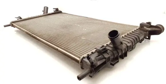 Ford C-MAX I Coolant radiator 3M5H8005TL