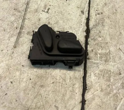 Mercedes-Benz E W211 Seat control switch 2108213751 03463810