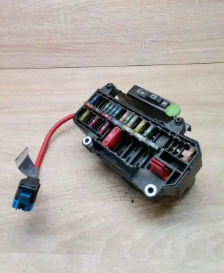BMW 7 E65 E66 Fuse module 6900583 10688710