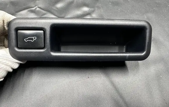 Lexus RX 450H Tailgate/boot open switch button 6929148030 15D483