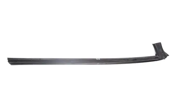 Volkswagen Golf VI Front door glass trim molding 3C8837471B