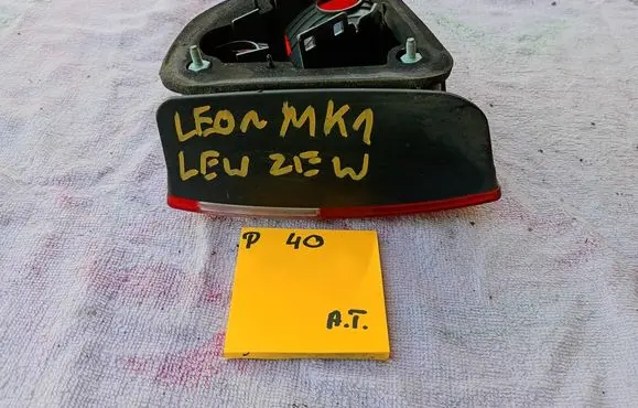 Seat Leon (1M) Rear/tail lights 1212123
