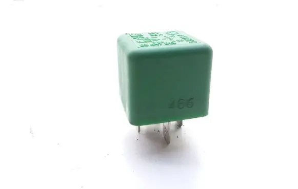 Opel Omega B2 Hazard warning light relay 03447012