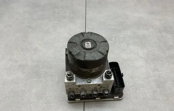 Skoda Octavia Mk3 (5E) ABS Pump 5Q0614517DC