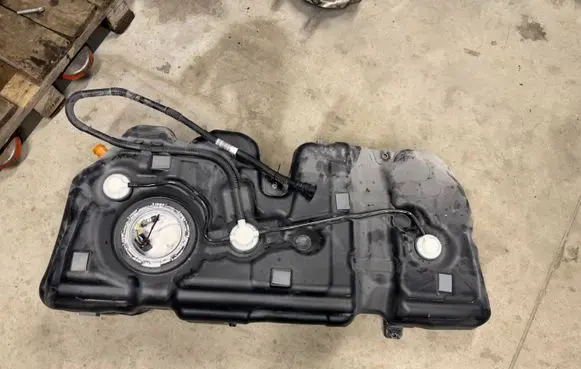 BMW X1 U11 Fuel tank 8741446 16118741446