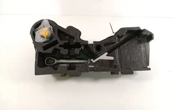 Mercedes-Benz E W212 Tool set A2128991114