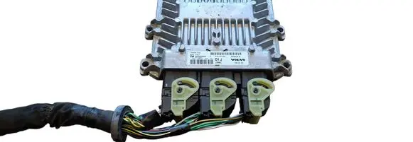 Volvo V50 Engine control unit/module 31211071AA 5WS40562AT