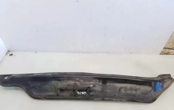 Volkswagen Golf VI Radiator support slam panel