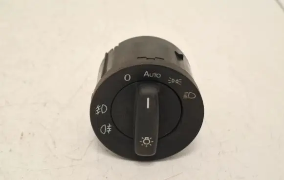 Volkswagen Golf V Light switch 113462 4750A13
