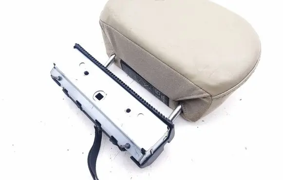 Volvo XC90 Rear seat headrest 