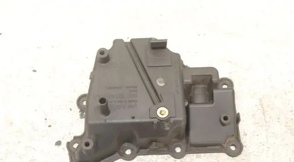 Volkswagen Polo V 6R Oil breather separator 04E103464AA