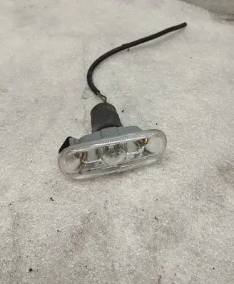 Audi A4 S4 B7 8E 8H Front fender indicator light 8E0949127
