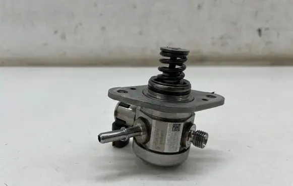 Nissan X-Trail T33 Fuel injection high pressure pump 166306RC1A