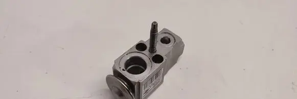 Mercedes-Benz GLC C253 Air conditioning (A/C) expansion valve A0998300600