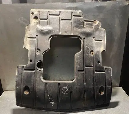 Mercedes-Benz 190 W201 Other engine bay part 2015241230