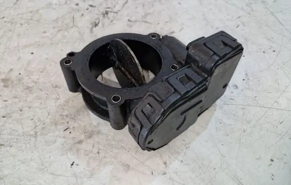 Mercedes-Benz E W212 Throttle valve A6510900470