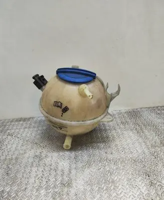 Volkswagen PASSAT B6 Coolant expansion tank/reservoir IK0121407