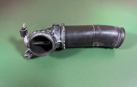 Ford Focus Air intake duct part 76894836