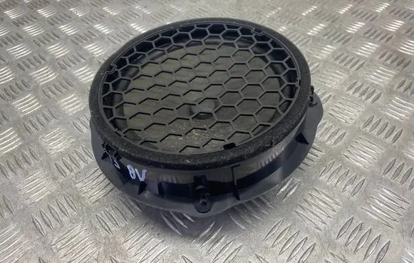 Audi A3 S3 8V Front door speaker 8V0035415