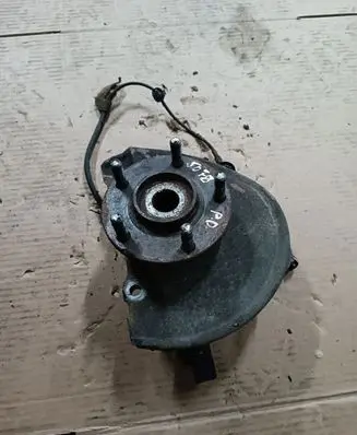 Citroen C-Crosser Front wheel hub NOCODE