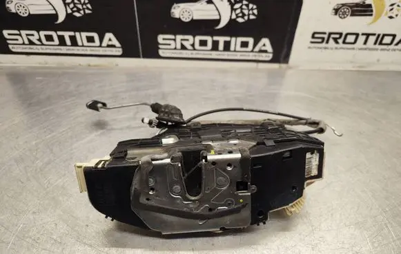 Mercedes-Benz S W221 Front door lock A2217200535