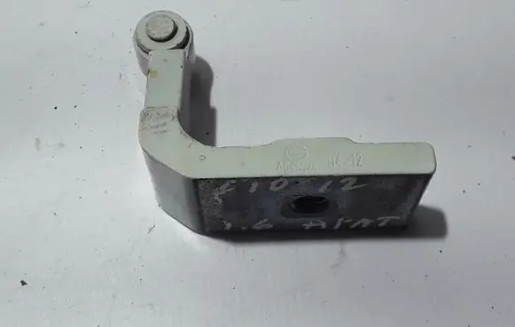 BMW 5 F10 F11 Rear door lower hinge 7185636