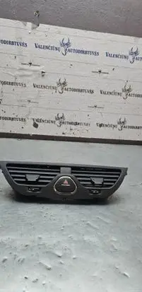 Opel Corsa E Dash center air vent grill 13377949 464000934