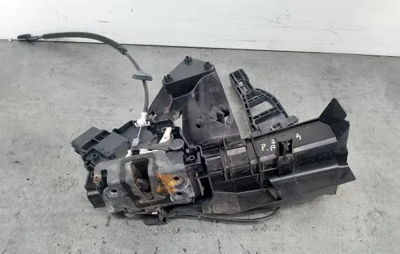 Ford Focus Front door lock 24000010013