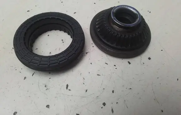 Opel Astra H Coil spring mount 13168960