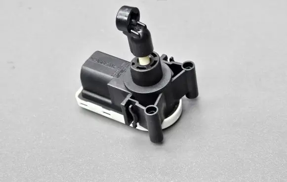 Headlight level adjustment motor