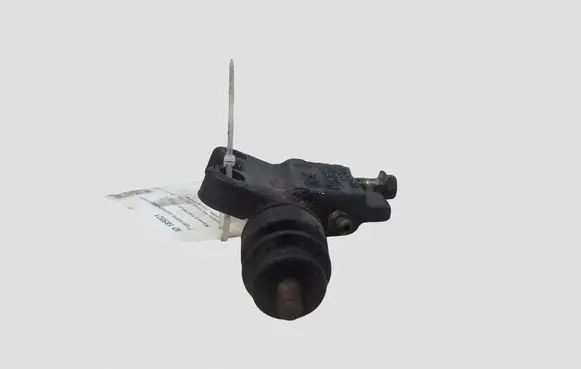 Nissan X-Trail T30 Clutch master cylinder