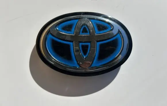 Toyota Corolla E210 E21 Manufacturer badge logo/emblem 9097502124 C12061