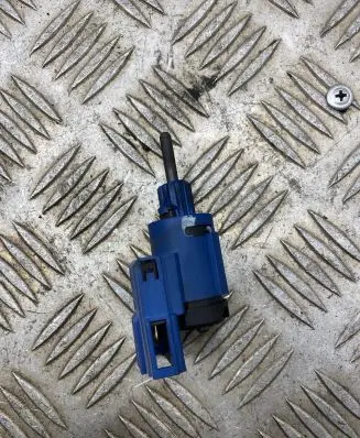 Clutch pedal sensor