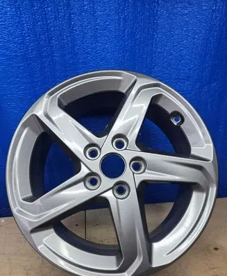 R16 alloy rim