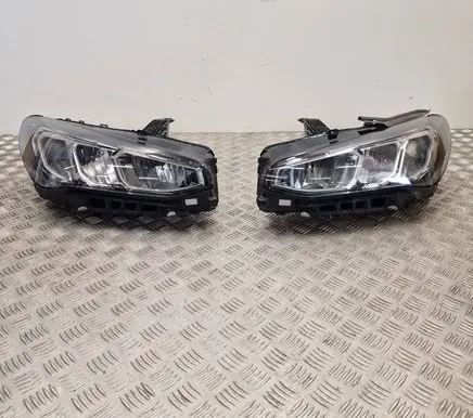 BMW 2 Active Tourer U06 Headlights/headlamps set 5A42246 5A42245