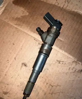 BMW X5 E53 Fuel injector 7789661