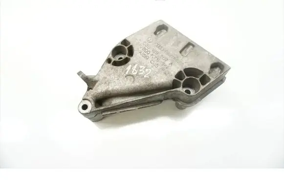 Seat Ibiza IV (6J,6P) Engine mount bracket 03L199207A