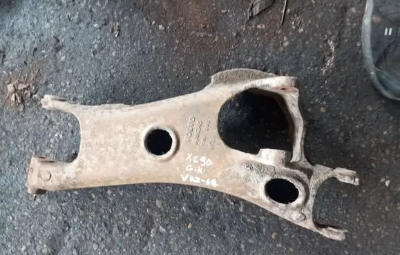 Volvo XC90 Rear upper control arm/wishbone 8686345