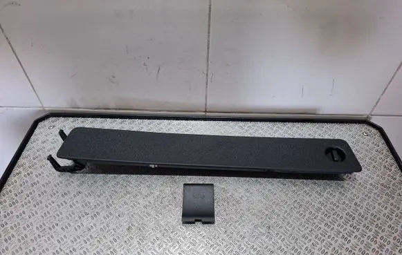 Audi Q3 8U Trunk/boot storage box wall 