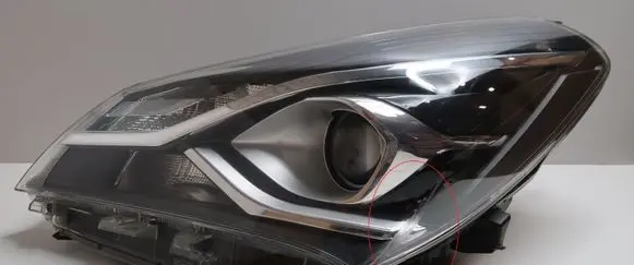 Toyota Yaris Headlight/headlamp 811700DJ90