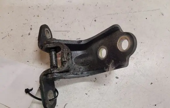 Hyundai Tucson JM Front door upper hinge