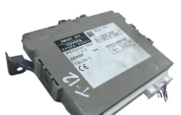 Toyota Avensis T270 Keyless (KESSY) go control unit/module 8999005041 MB2325005063 MR38752007