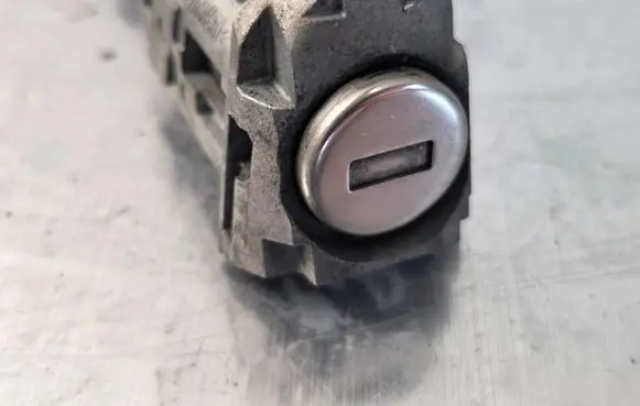 Peugeot 308 Coupe door lock (next to the handle) Zna14hu1